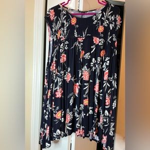 Lane Bryant Sleeveless Swing Top Size 26/28.